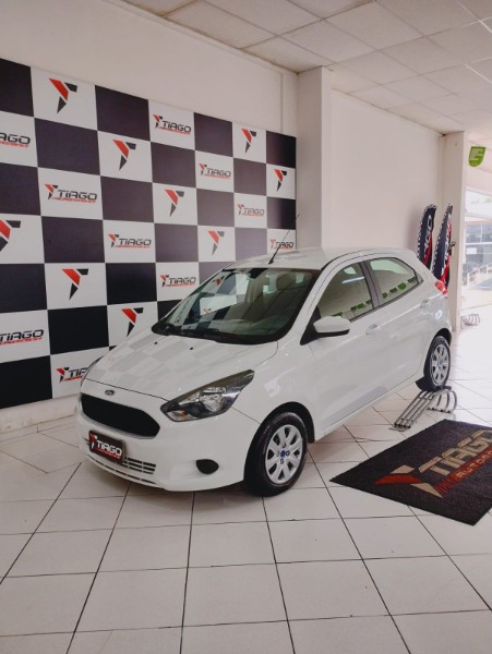 FORD KA 1.0 SE PLUS 2018/2018 TIAGO AUTOMÓVEIS VENÂNCIO AIRES / Carros no Vale