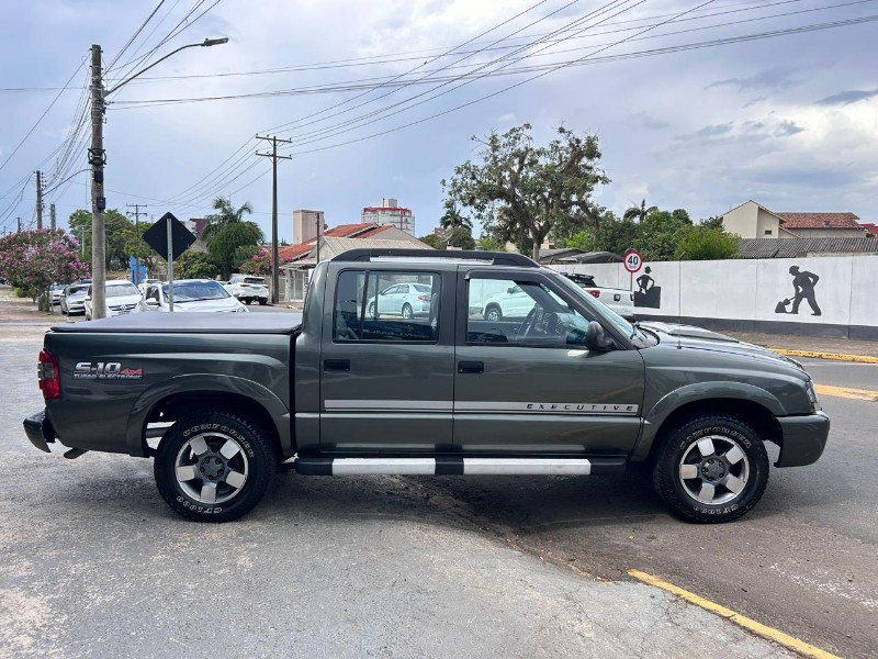 CHEVROLET S10 PICK-UP EXEC. 2.8 4X4 CD TB INT.DIES 2011/2011 LS MULTIMARCAS VENÂNCIO AIRES / Carros no Vale CHEVROLET S10 PICK-UP EXEC. 2.8 4X4 CD TB INT.DIES 2011/2011 LS MULTIMARCAS VENÂNCIO AIRES / Carros no Vale