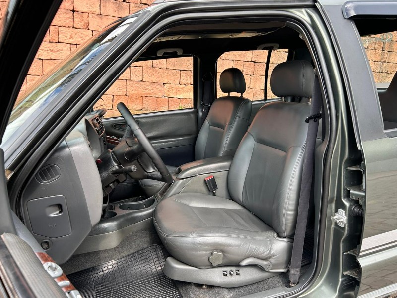 CHEVROLET S10 PICK-UP EXEC. 2.8 4X4 CD TB INT.DIES 2011/2011 LS MULTIMARCAS VENÂNCIO AIRES / Carros no Vale CHEVROLET S10 PICK-UP EXEC. 2.8 4X4 CD TB INT.DIES 2011/2011 LS MULTIMARCAS VENÂNCIO AIRES / Carros no Vale