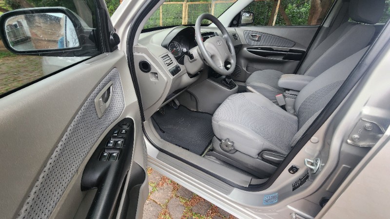 HYUNDAI TUCSON 2.0 GL 2WD 16V 2009/2010 FERNANDO AUTOMÓVEIS | REVENDA DE CARROS ARROIO DO MEIO ARROIO DO MEIO / Carros no Vale