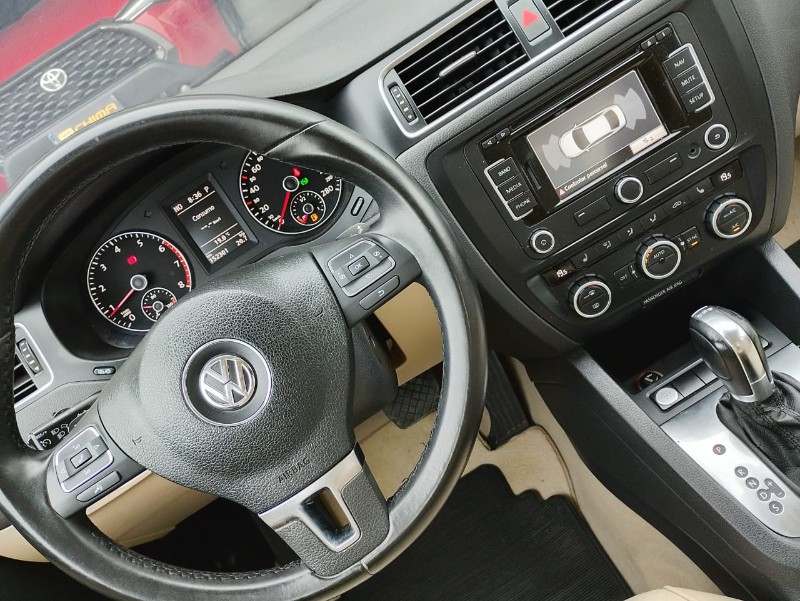 VOLKSWAGEN VW/JETTA TSI HIGHILINE 2.0 /2014 CHIMA VEÍCULOS VENÂNCIO AIRES / Carros no Vale VOLKSWAGEN VW/JETTA TSI HIGHILINE 2.0 /2014 CHIMA VEÍCULOS VENÂNCIO AIRES / Carros no Vale