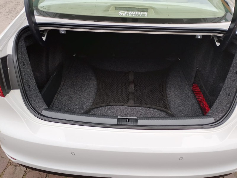 VOLKSWAGEN VW/JETTA TSI HIGHILINE 2.0 /2014 CHIMA VEÍCULOS VENÂNCIO AIRES / Carros no Vale VOLKSWAGEN VW/JETTA TSI HIGHILINE 2.0 /2014 CHIMA VEÍCULOS VENÂNCIO AIRES / Carros no Vale