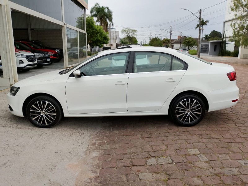 VOLKSWAGEN VW/JETTA TSI HIGHILINE 2.0 /2014 CHIMA VEÍCULOS VENÂNCIO AIRES / Carros no Vale VOLKSWAGEN VW/JETTA TSI HIGHILINE 2.0 /2014 CHIMA VEÍCULOS VENÂNCIO AIRES / Carros no Vale