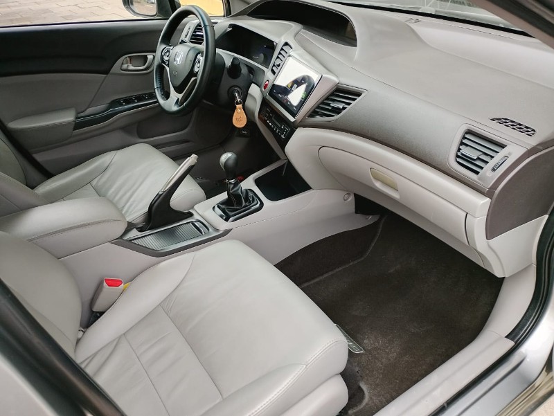 HONDA CIVIC /2014 CHIMA VEÍCULOS VENÂNCIO AIRES / Carros no Vale HONDA CIVIC /2014 CHIMA VEÍCULOS VENÂNCIO AIRES / Carros no Vale