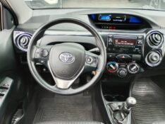 TOYOTA ETIOS XS 1.5 FLEX 16V 5P MEC. /2017 CHIMA VEÍCULOS VENÂNCIO AIRES / Carros no Vale