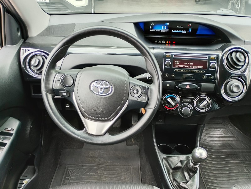 TOYOTA ETIOS XS 1.5 FLEX 16V 5P MEC. /2017 CHIMA VEÍCULOS VENÂNCIO AIRES / Carros no Vale TOYOTA ETIOS XS 1.5 FLEX 16V 5P MEC. /2017 CHIMA VEÍCULOS VENÂNCIO AIRES / Carros no Vale