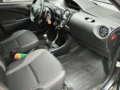 TOYOTA ETIOS XS 1.5 FLEX 16V 5P MEC. /2017 CHIMA VEÍCULOS VENÂNCIO AIRES / Carros no Vale