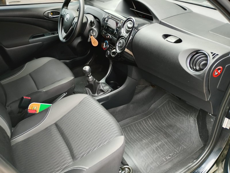 TOYOTA ETIOS XS 1.5 FLEX 16V 5P MEC. /2017 CHIMA VEÍCULOS VENÂNCIO AIRES / Carros no Vale TOYOTA ETIOS XS 1.5 FLEX 16V 5P MEC. /2017 CHIMA VEÍCULOS VENÂNCIO AIRES / Carros no Vale