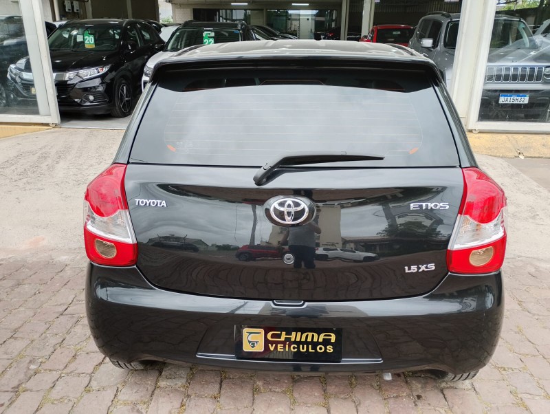 TOYOTA ETIOS XS 1.5 FLEX 16V 5P MEC. /2017 CHIMA VEÍCULOS VENÂNCIO AIRES / Carros no Vale TOYOTA ETIOS XS 1.5 FLEX 16V 5P MEC. /2017 CHIMA VEÍCULOS VENÂNCIO AIRES / Carros no Vale