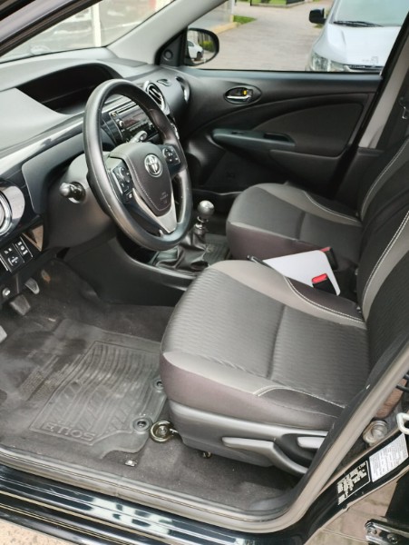 TOYOTA ETIOS XS 1.5 FLEX 16V 5P MEC. /2017 CHIMA VEÍCULOS VENÂNCIO AIRES / Carros no Vale TOYOTA ETIOS XS 1.5 FLEX 16V 5P MEC. /2017 CHIMA VEÍCULOS VENÂNCIO AIRES / Carros no Vale