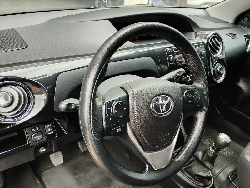 TOYOTA ETIOS XS 1.5 FLEX 16V 5P MEC. /2017 CHIMA VEÍCULOS VENÂNCIO AIRES / Carros no Vale TOYOTA ETIOS XS 1.5 FLEX 16V 5P MEC. /2017 CHIMA VEÍCULOS VENÂNCIO AIRES / Carros no Vale