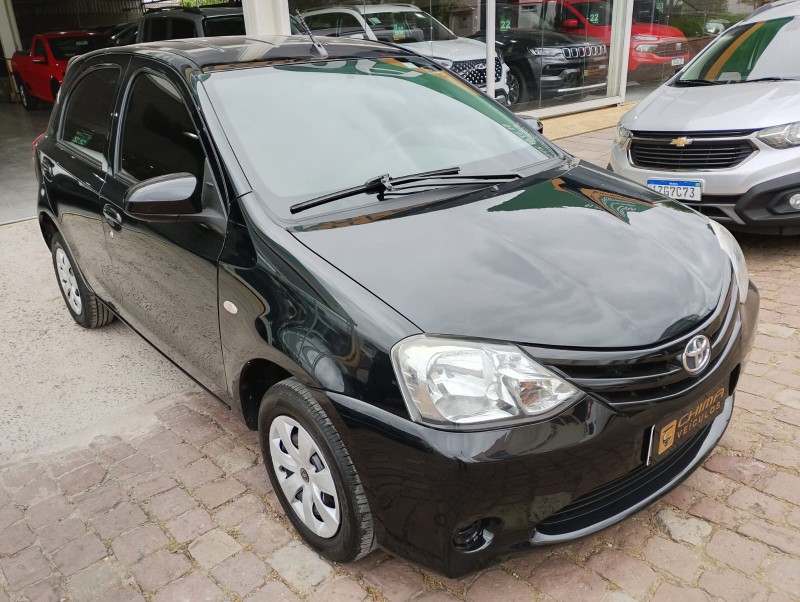 TOYOTA ETIOS XS 1.5 FLEX 16V 5P MEC. /2017 CHIMA VEÍCULOS VENÂNCIO AIRES / Carros no Vale TOYOTA ETIOS XS 1.5 FLEX 16V 5P MEC. /2017 CHIMA VEÍCULOS VENÂNCIO AIRES / Carros no Vale