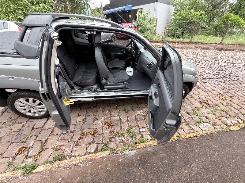 FIAT STRADA ADVENTURE 1.8/ 1.8 LOCKER FLEX CD 2016/2016 ELY AUTOMÓVEIS LAJEADO / Carros no Vale