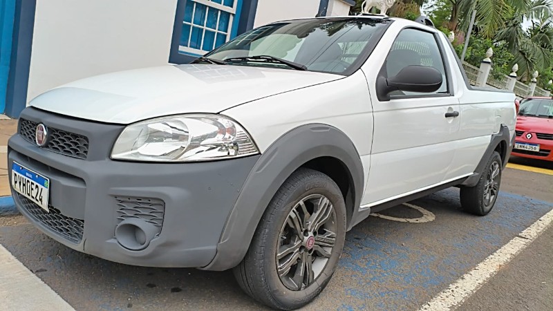FIAT STRADA 1.4 MPI HARD WORKING CS 8V FLEX 2P MANUAL 2016/2016 ADRIANO VEÍCULOS CRUZEIRO DO SUL / Carros no Vale