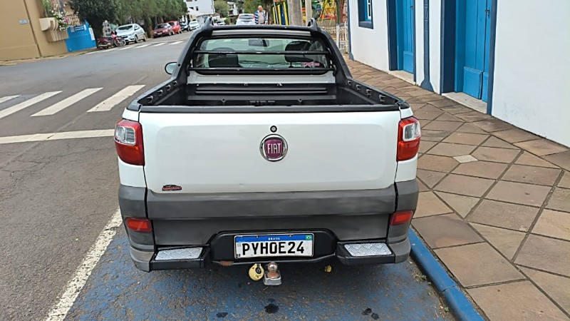 FIAT STRADA 1.4 MPI HARD WORKING CS 8V FLEX 2P MANUAL 2016/2016 ADRIANO VEÍCULOS CRUZEIRO DO SUL / Carros no Vale