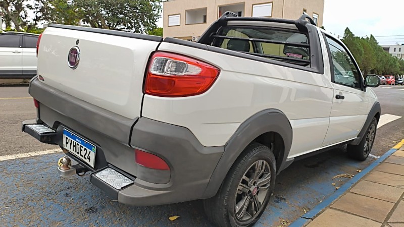 FIAT STRADA 1.4 MPI HARD WORKING CS 8V FLEX 2P MANUAL 2016/2016 ADRIANO VEÍCULOS CRUZEIRO DO SUL / Carros no Vale