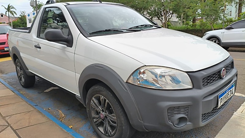 FIAT STRADA 1.4 MPI HARD WORKING CS 8V FLEX 2P MANUAL 2016/2016 ADRIANO VEÍCULOS CRUZEIRO DO SUL / Carros no Vale