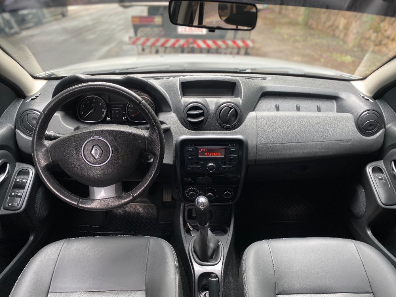 RENAULT DUSTER DYNAMIQUE 1.6 2012/2013 ESTAÇÃO DO CARRO ESTRELA / Carros no Vale