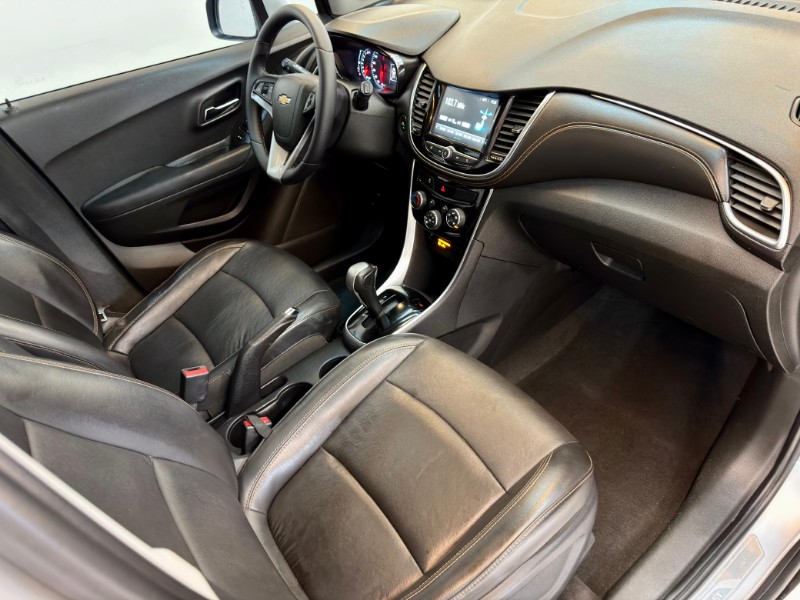 CHEVROLET TRACKER 1.4 TURBO PREMIER 2018/2018 LUCAS AUTOMÓVEIS BOM RETIRO DO SUL / Carros no Vale
