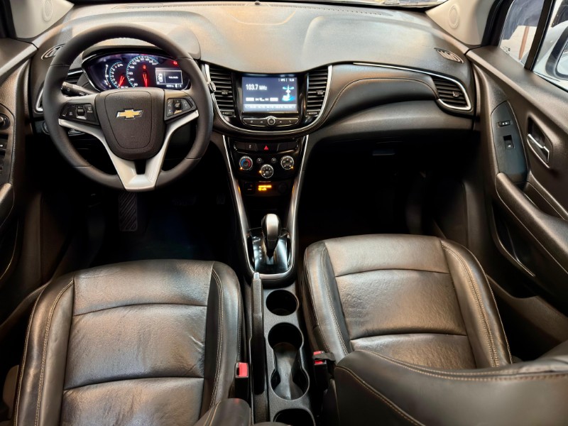 CHEVROLET TRACKER 1.4 TURBO PREMIER 2018/2018 LUCAS AUTOMÓVEIS BOM RETIRO DO SUL / Carros no Vale