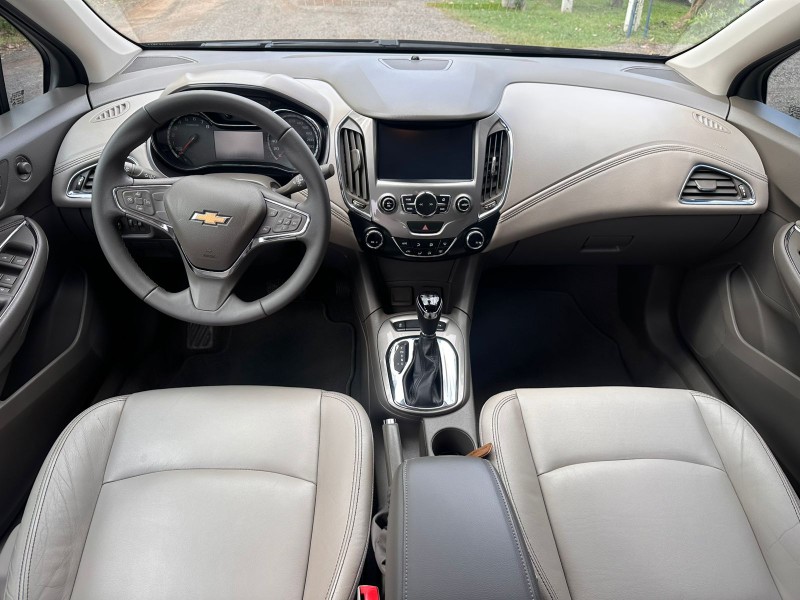 CHEVROLET CRUZE LTZ 1.4 TURBO /2018 MENEGHINI VEÍCULOS ARROIO DO MEIO / Carros no Vale