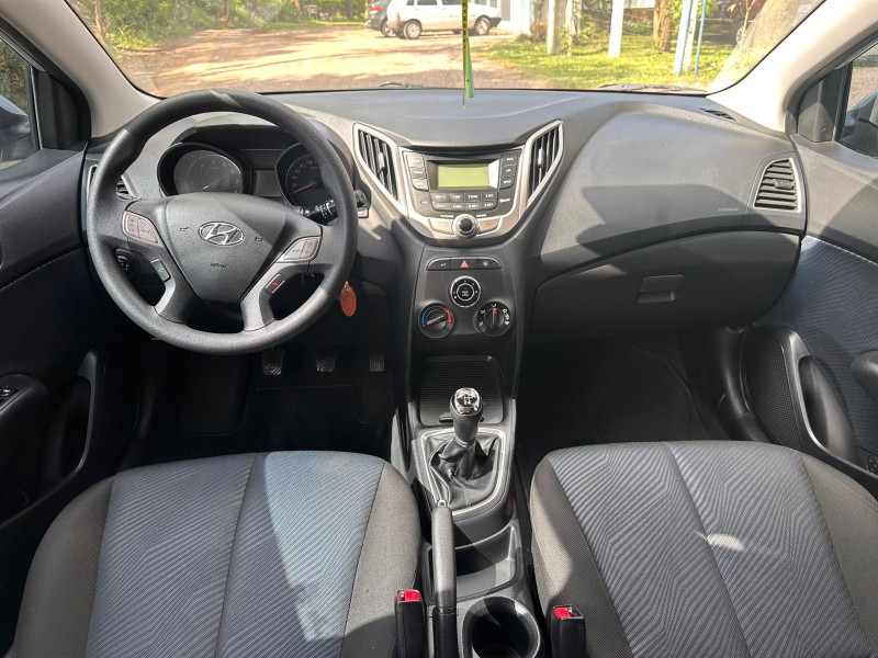 HYUNDAI HB20 COMFORT 1.6 /2015 MENEGHINI VEÍCULOS ARROIO DO MEIO / Carros no Vale