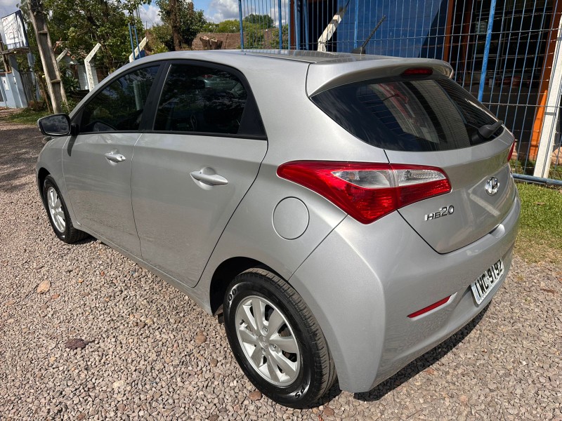 HYUNDAI HB20 COMFORT 1.6 /2015 MENEGHINI VEÍCULOS ARROIO DO MEIO / Carros no Vale