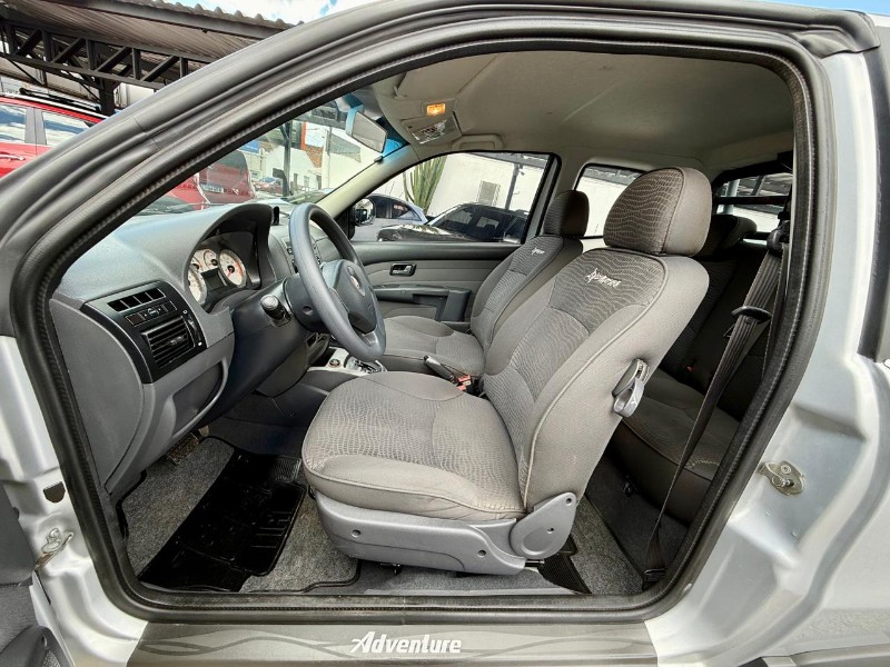 FIAT STRADA ADVENTURE CABINE DUPLA 1.8 MPI 16V FLEX 2011/2012 AR MULTIMARCAS VENÂNCIO AIRES / Carros no Vale