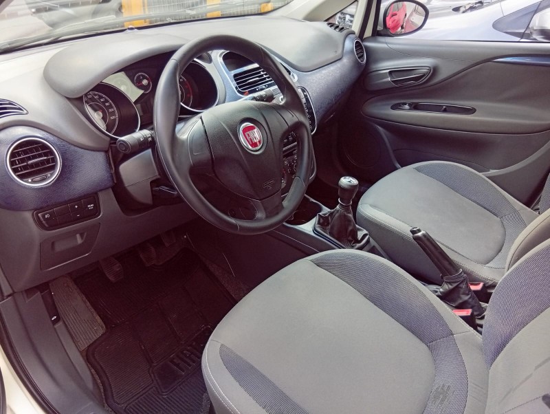 FIAT PUNTO ATTRACTIVE 1.4 2013/2013 ALTERNATIVA VEÍCULOS LAJEADO / Carros no Vale