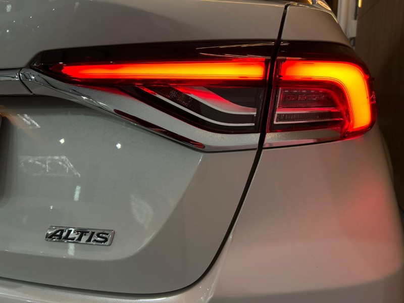 TOYOTA COROLLA A PREMIUM H 2023/2023 IDEAL VEÍCULOS LAJEADO / Carros no Vale