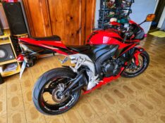 HONDA MOTOS CBR 600 RR 2008/2008 TS VEÍCULOS ANTA GORDA / Carros no Vale