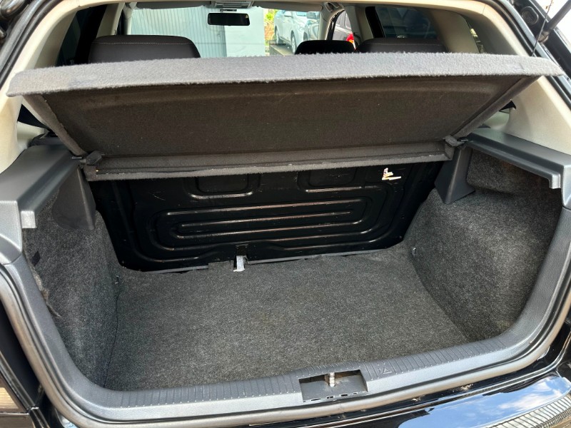 VOLKSWAGEN POLO 1.6 2014/2014 SÉTIMA VEÍCULOS GUAPORÉ / Carros no Vale