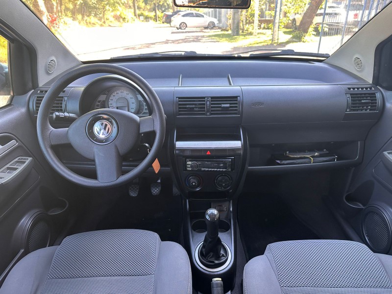 VOLKSWAGEN FOX 1.0 /2009 MENEGHINI VEÍCULOS ARROIO DO MEIO / Carros no Vale