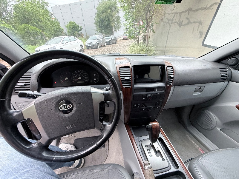 KIA SORENTO 2.5 EX 4X4 16V TURBO INTERCOOLER DIESEL 4P AUTOMÁTICO 2006/2006 ELY AUTOMÓVEIS LAJEADO / Carros no Vale