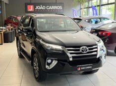 TOYOTA HILUX SW4 2.8 SRX 4X4 16V 2017/2017 JOÃO CARROS MULTIMARCAS GUAPORÉ / Carros no Vale
