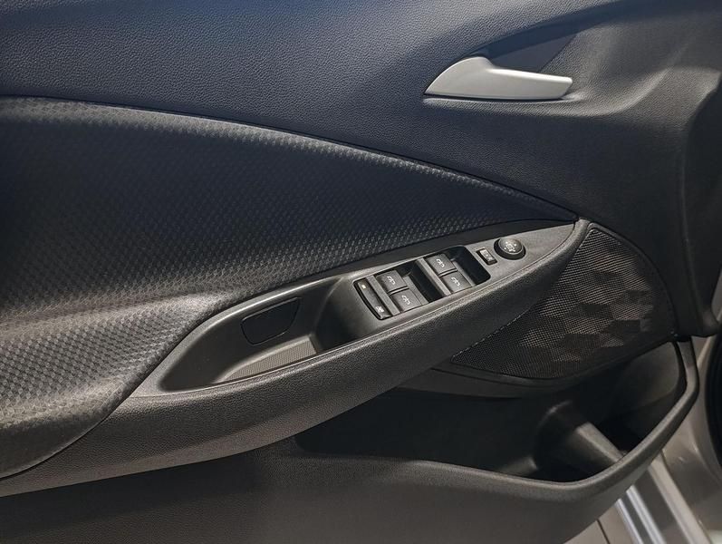 Chevrolet Onix Plus 1.0 Lt2 2022/2023 SIM VEÍCULOS PORTO ALEGRE / Carros no Vale