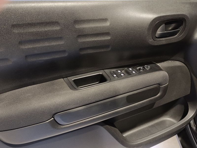 Citroen C4 Cactus Feel Bus 1.6 2019/2019 SIM VEÍCULOS PORTO ALEGRE / Carros no Vale