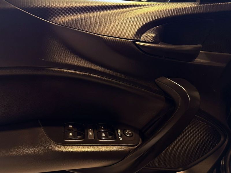 Fiat Argo Hgt 1.8 16v 2017/2018 SIM VEÍCULOS PORTO ALEGRE / Carros no Vale