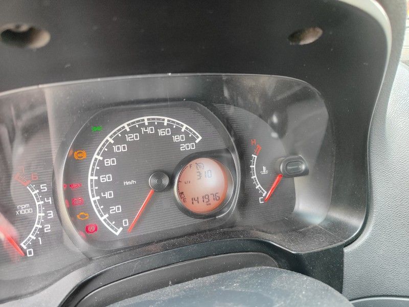 FIAT STRADA 1.4 MPI FIRE CS 8V 2014/2014 HUBNER MULTIMARCAS FARROUPILHA / Carros no Vale