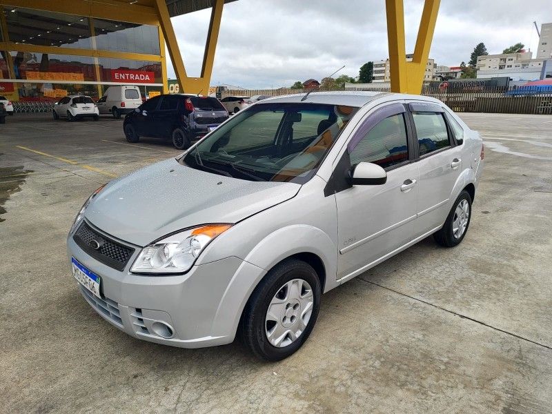 FORD FIESTA 1.0 MPI CLASS HATCH 8V 2009/2010 HUBNER MULTIMARCAS FARROUPILHA / Carros no Vale