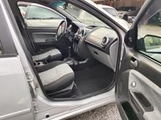 FORD FIESTA 1.0 MPI CLASS HATCH 8V 2009/2010 HUBNER MULTIMARCAS FARROUPILHA / Carros no Vale