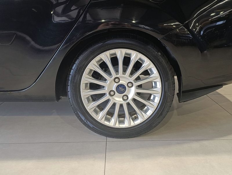 Ford Fiesta Sedan Titanium Powershift 1.6 New 2014/2014 SIM VEÍCULOS PORTO ALEGRE / Carros no Vale