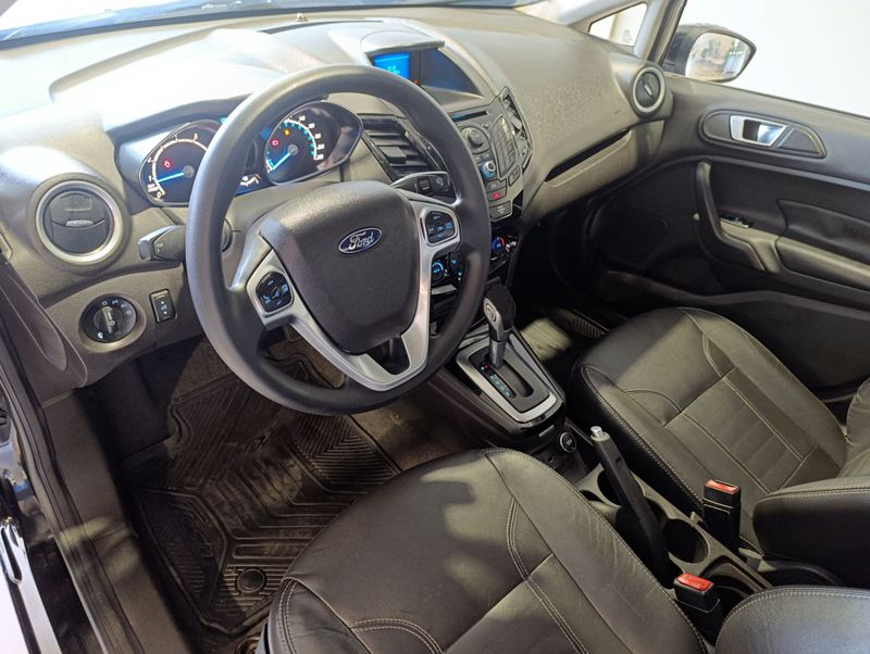 Ford Fiesta Sedan Titanium Powershift 1.6 New 2014/2014 SIM VEÍCULOS PORTO ALEGRE / Carros no Vale