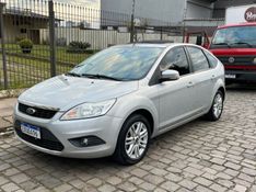 FORD FOCUS 2.0 GHIA 16V 2011/2011 HUBNER MULTIMARCAS FARROUPILHA / Carros no Vale