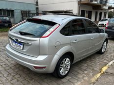 FORD FOCUS 2.0 GHIA 16V 2011/2011 HUBNER MULTIMARCAS FARROUPILHA / Carros no Vale