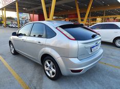 FORD FOCUS 2.0 GLX 16V 2011/2011 HUBNER MULTIMARCAS FARROUPILHA / Carros no Vale