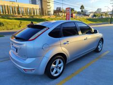 FORD FOCUS 2.0 GLX 16V 2011/2011 HUBNER MULTIMARCAS FARROUPILHA / Carros no Vale