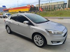 FORD FOCUS 2.0 SE SEDAN 16V 2017/2018 HUBNER MULTIMARCAS FARROUPILHA / Carros no Vale