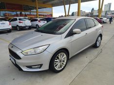 FORD FOCUS 2.0 SE SEDAN 16V 2017/2018 HUBNER MULTIMARCAS FARROUPILHA / Carros no Vale