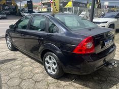 FORD FOCUS 2.0 TITANIUM 16V 2012/2012 HUBNER MULTIMARCAS FARROUPILHA / Carros no Vale